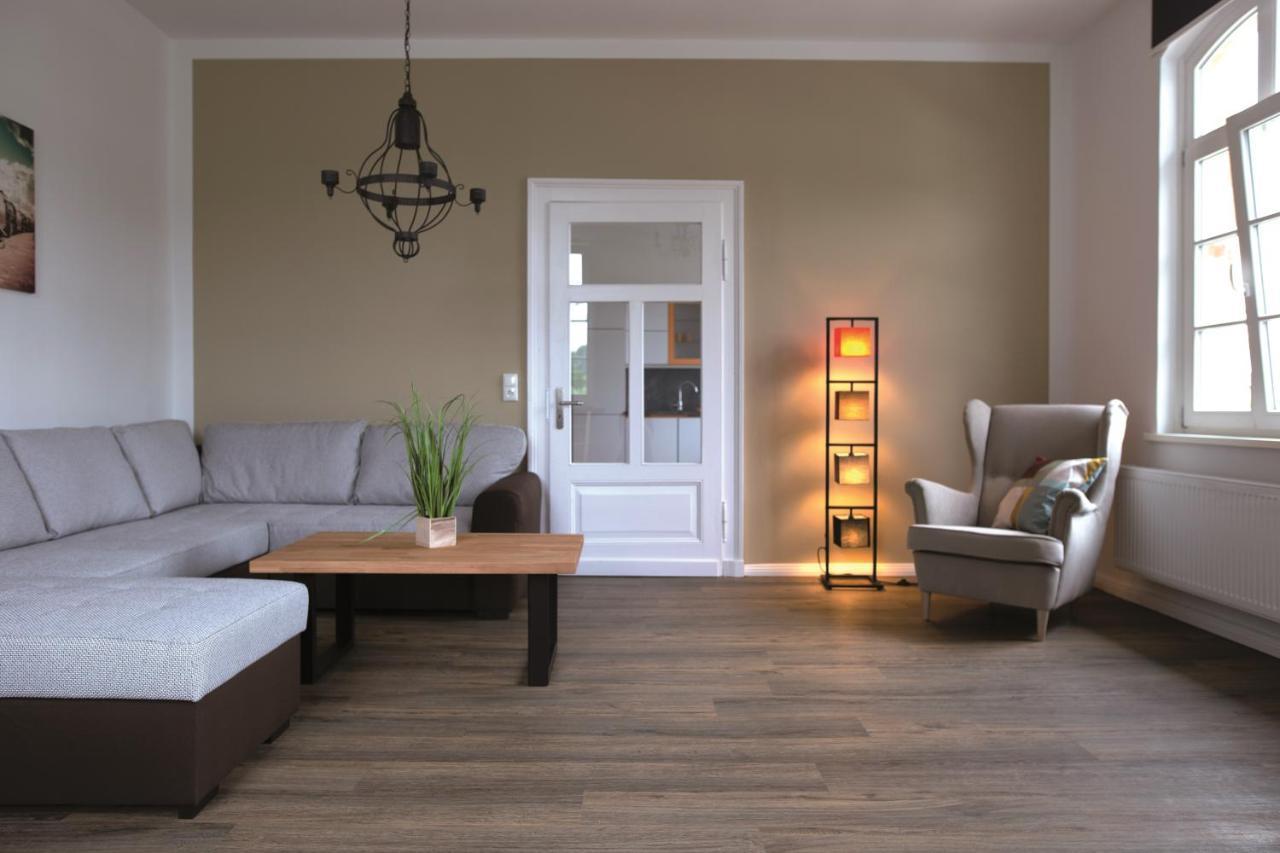 Ferienwohnung Im Bahnhof Luegde Luaran gambar